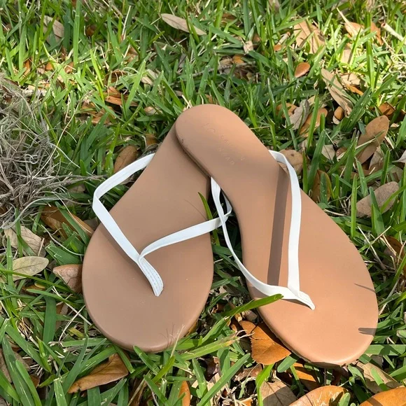 Lc lauren conrad shop flip flops
